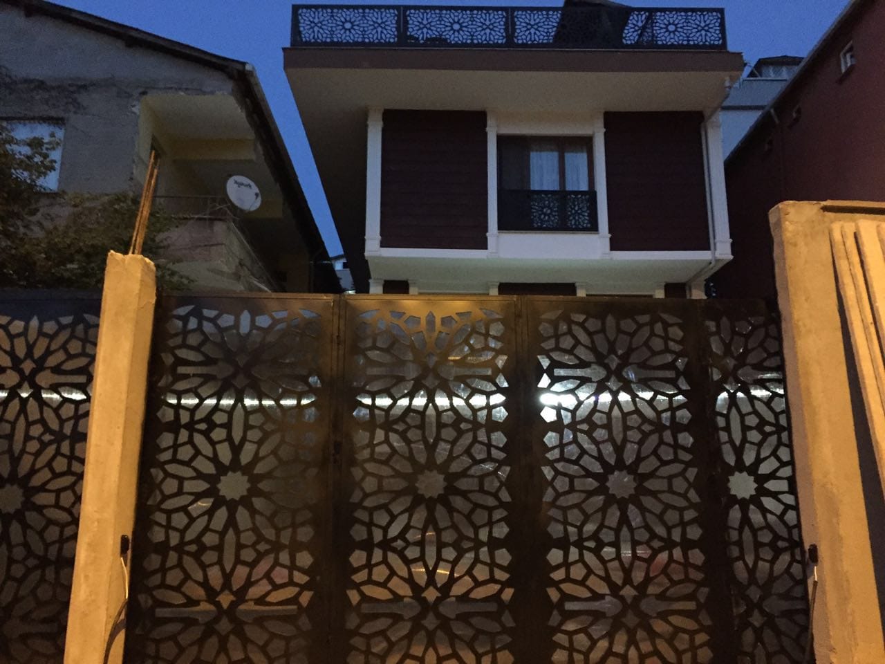 DEKORATİF KESİM METAL